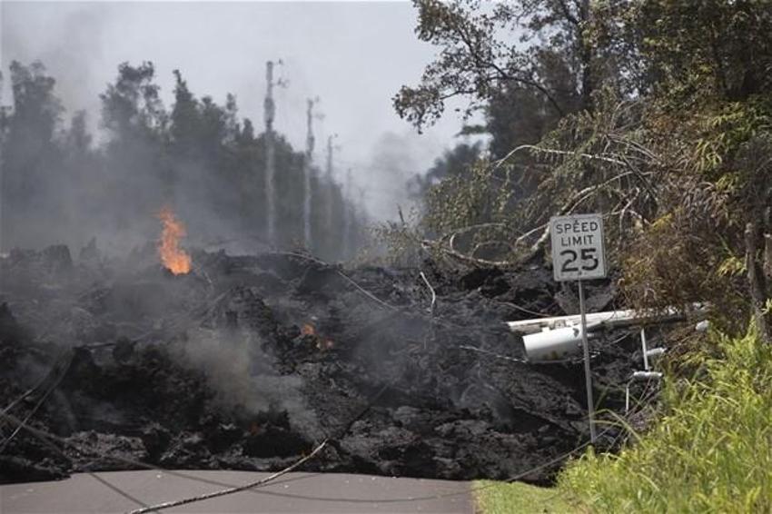 Hawaii'de Kilauea Yanardağı faaliyete geçti! Dehşete düşüren kareler
