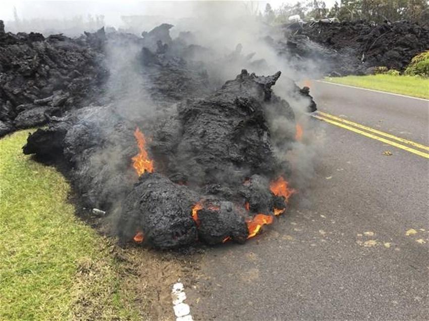 Hawaii'de Kilauea Yanardağı faaliyete geçti! Dehşete düşüren kareler