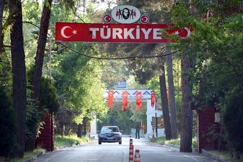 Yunanistan sınırında şaşırtan olay! Kepçeyle yanlışlıkla sınırdan geçti