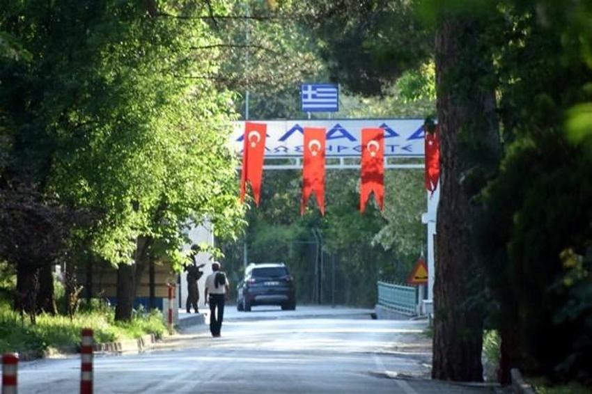 Yunanistan sınırında şaşırtan olay! Kepçeyle yanlışlıkla sınırdan geçti