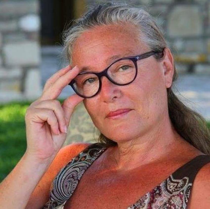 Ünlüler İstanbul'dan tasını tarağını toplayıp kaçıyor! Usta oyuncu, 'Ailem ve benim için en doğru karar' diyerek duyurdu