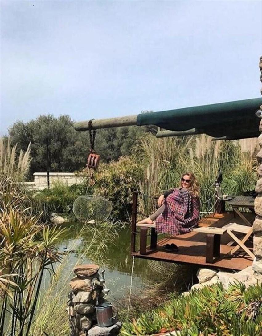 Ünlüler İstanbul'dan tasını tarağını toplayıp kaçıyor! Usta oyuncu, 'Ailem ve benim için en doğru karar' diyerek duyurdu