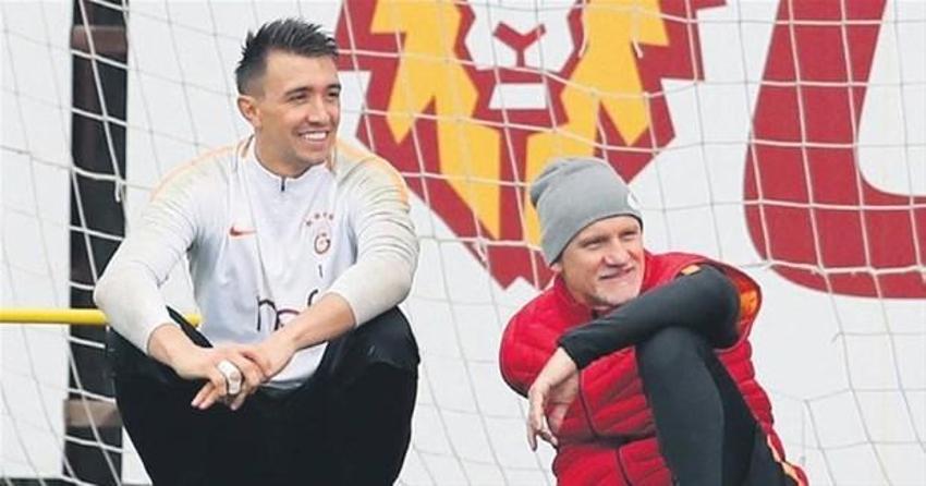 Muslera Taffarel ve Mondragon'u katladı