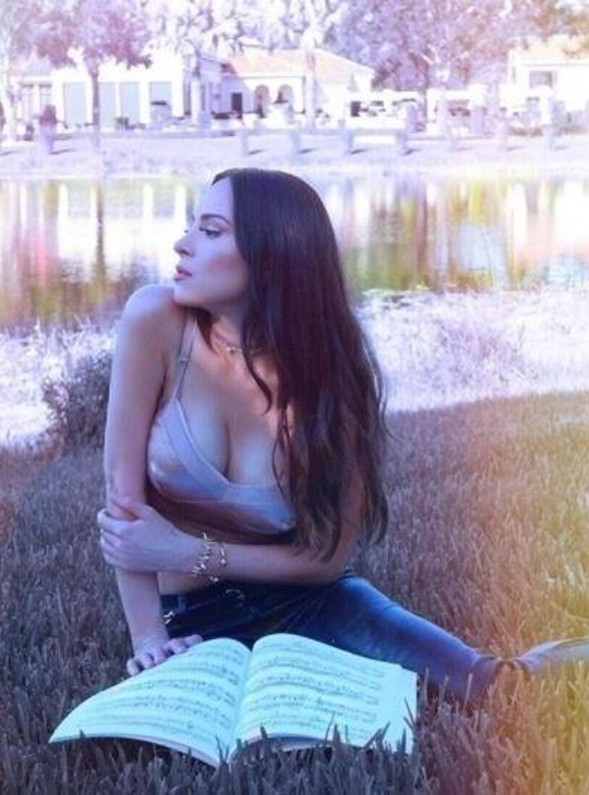 Lola Astanova