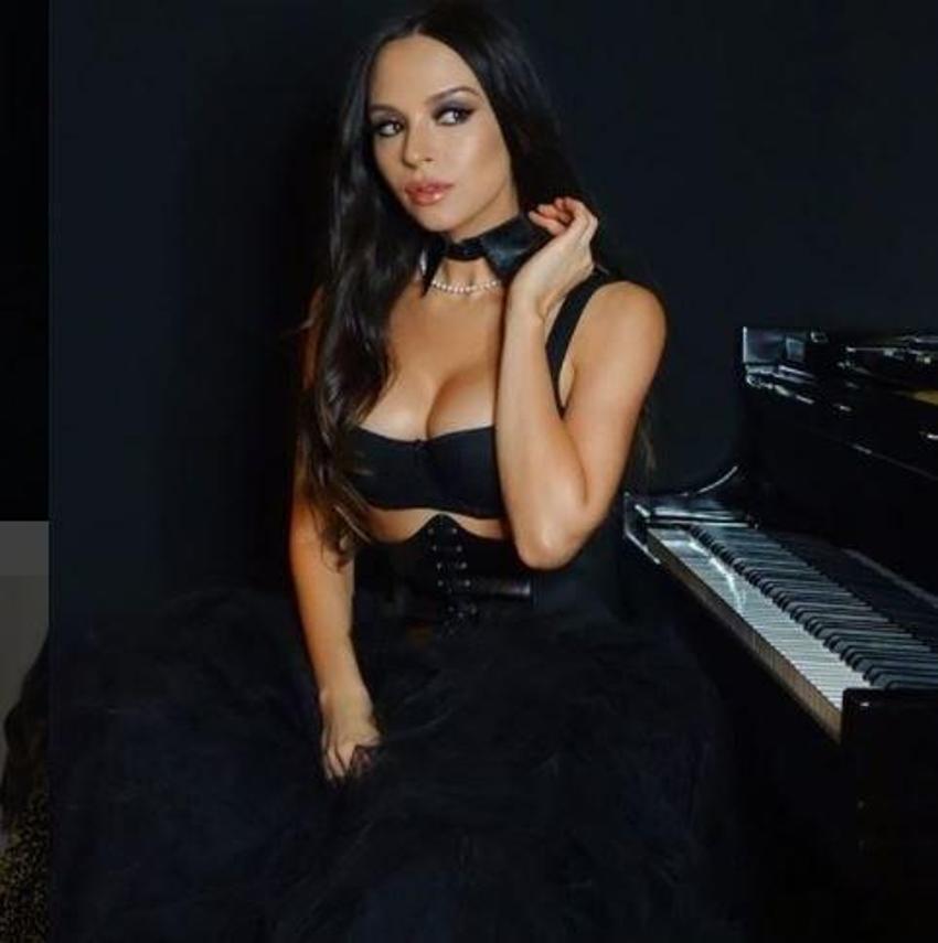 Lola Astanova