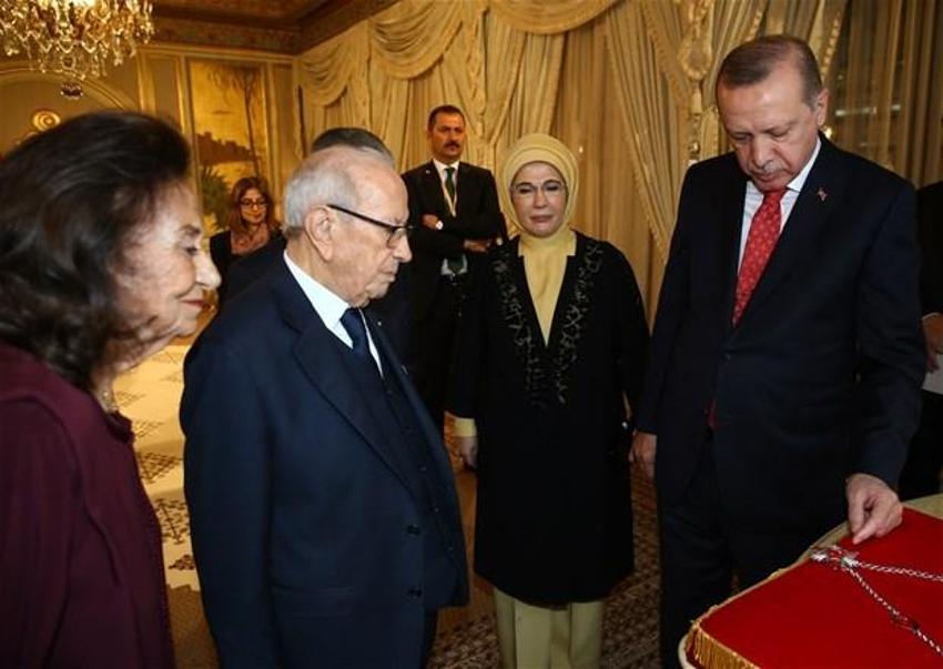 Cumhurbaşkanı Erdoğan’a Tunus'ta devlet nişanı takdim edildi