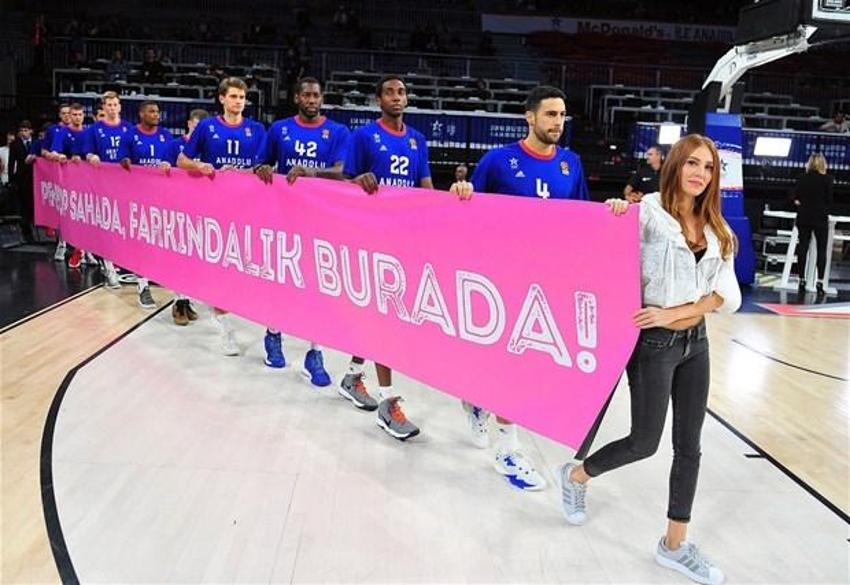 Anadolu Efes - Real Madrid maçı Pembe Top'la başladı