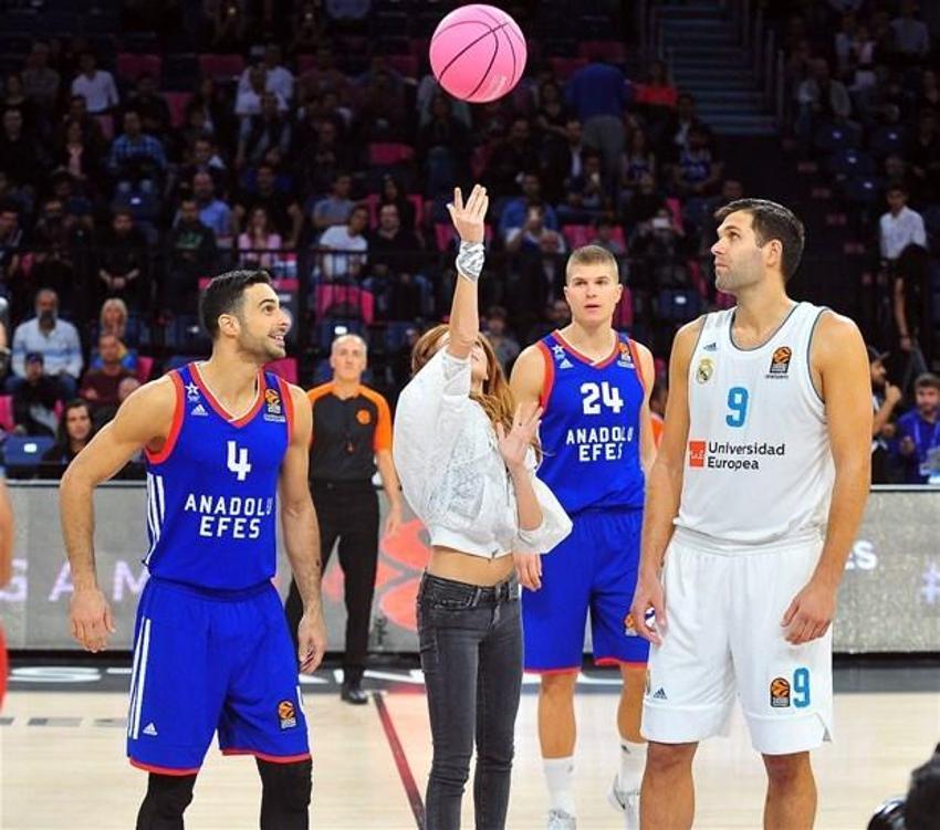 Anadolu Efes - Real Madrid maçı Pembe Top'la başladı