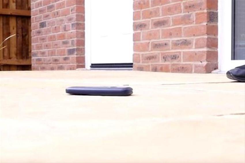 Nokia 3310'un dayanıklılık testi