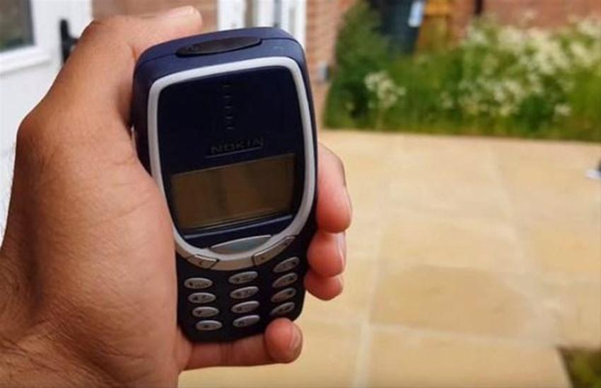 Nokia 3310'un dayanıklılık testi