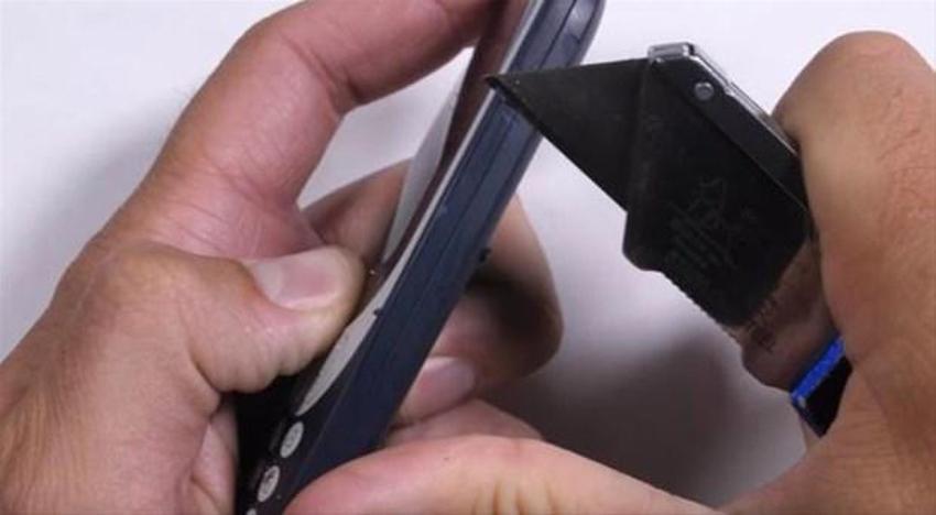 Nokia 3310'un dayanıklılık testi