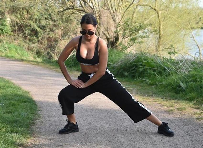 Yazmin Oukhellou