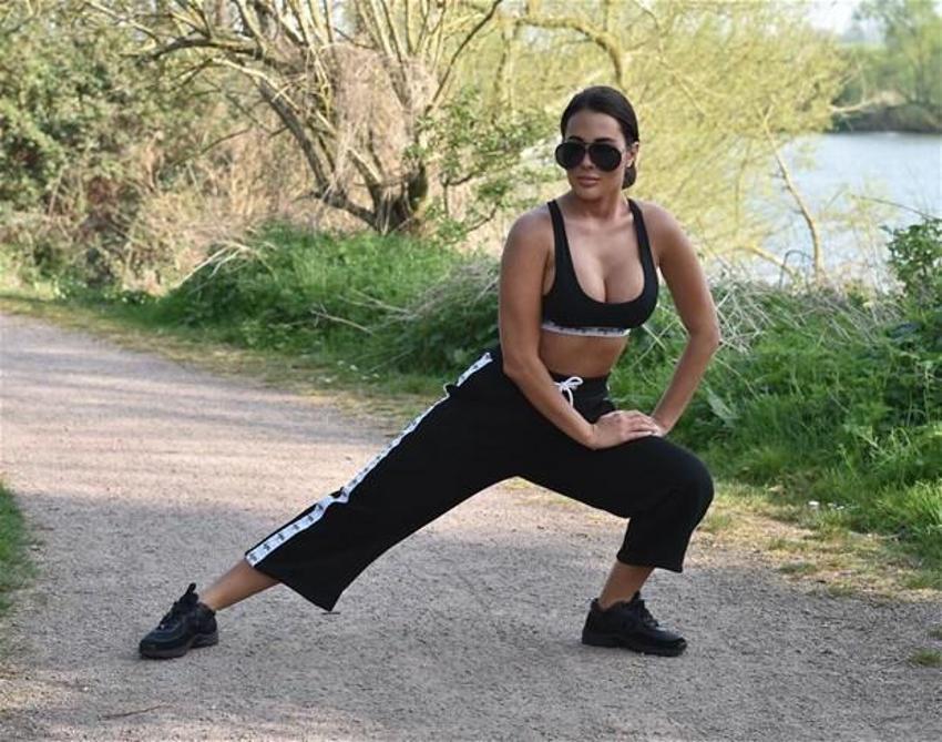 Yazmin Oukhellou