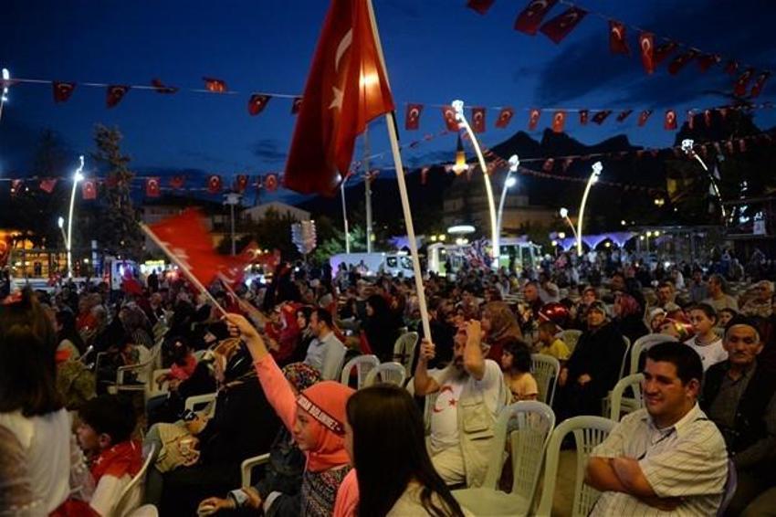 Türkiye 'Demokrasi Nöbeti'nde