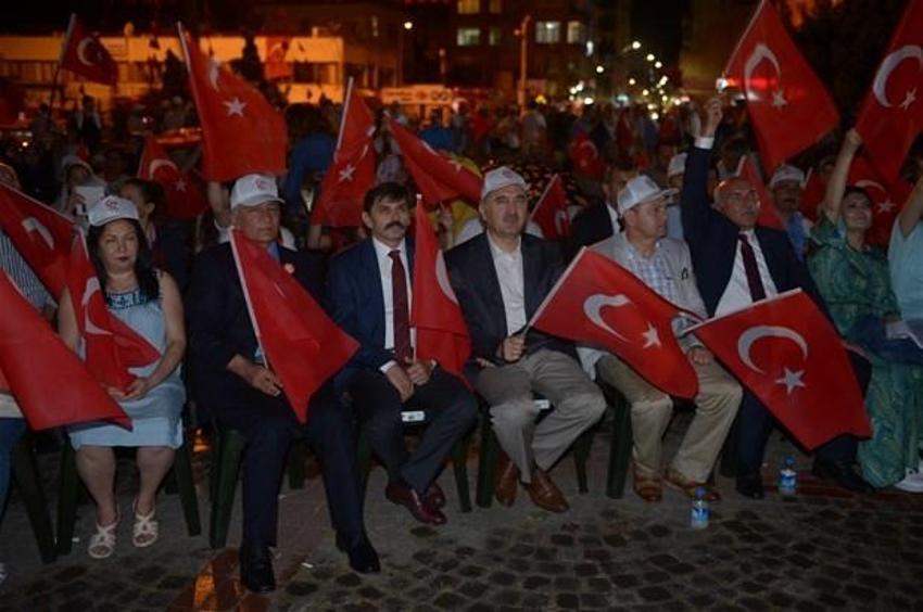 Türkiye 'Demokrasi Nöbeti'nde