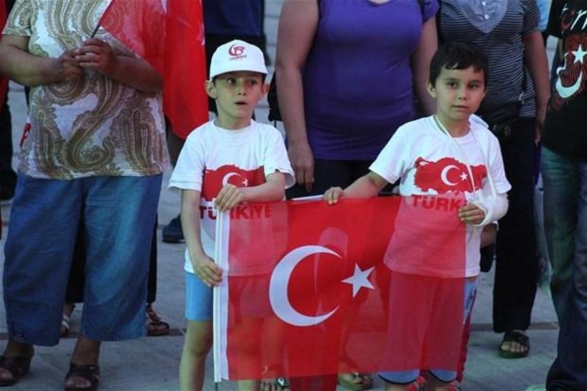 Türkiye 'Demokrasi Nöbeti'nde