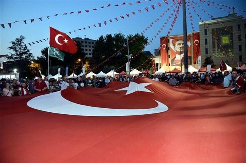 Türkiye 'Demokrasi Nöbeti'nde