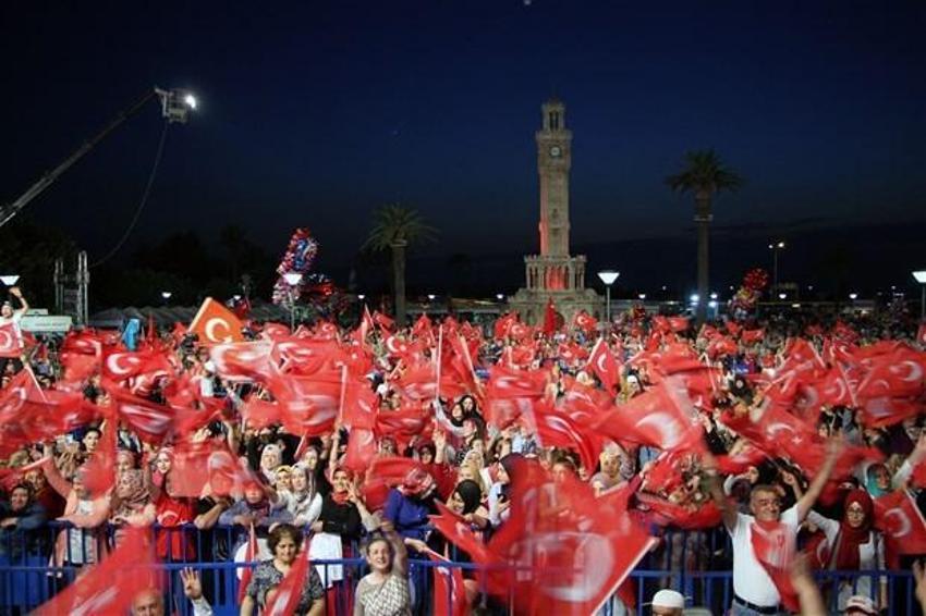Türkiye 'Demokrasi Nöbeti'nde