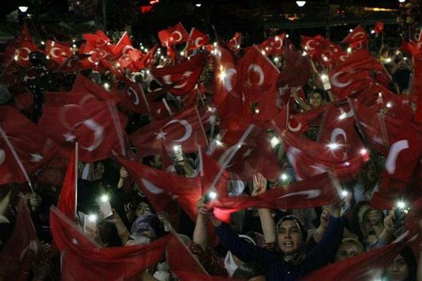 Türkiye 'Demokrasi Nöbeti'nde