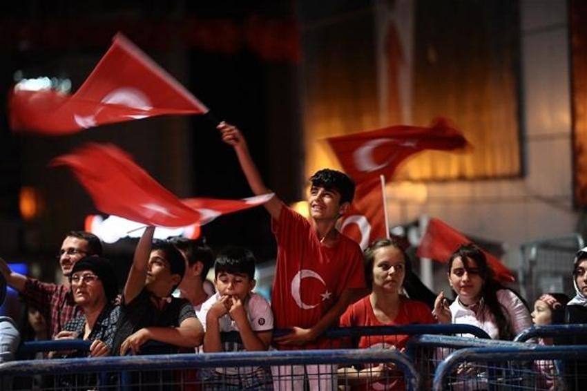 Türkiye 'Demokrasi Nöbeti'nde