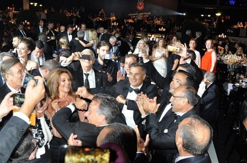 Şampiyonluk balosundan görüntüler
