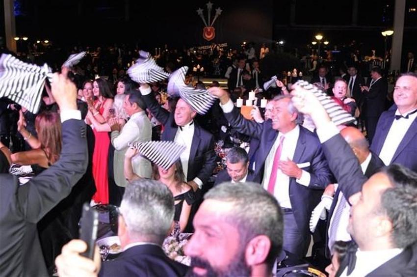Şampiyonluk balosundan görüntüler