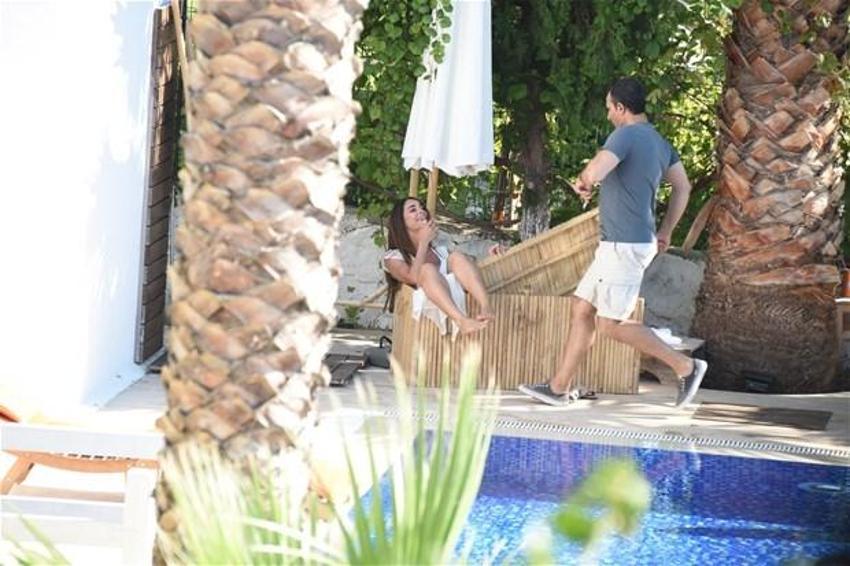 Rafet El Roman Azeri güzelle klip çekiminde