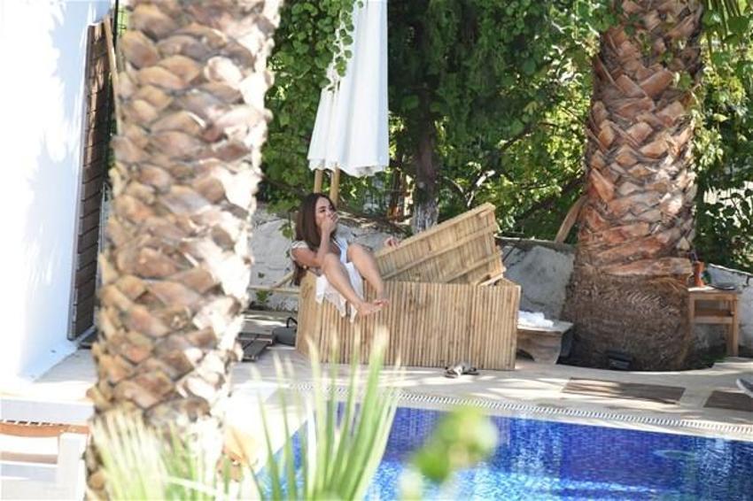 Rafet El Roman Azeri güzelle klip çekiminde
