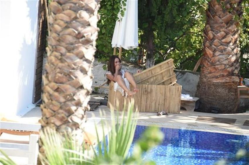 Rafet El Roman Azeri güzelle klip çekiminde