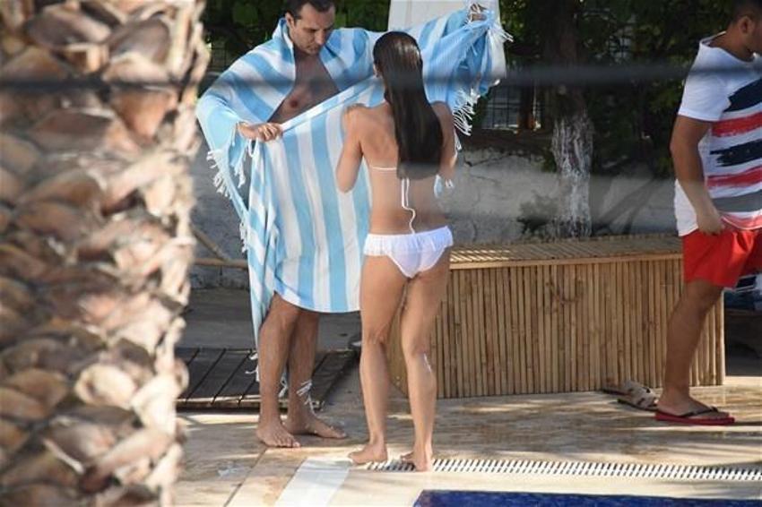 Rafet El Roman Azeri güzelle klip çekiminde