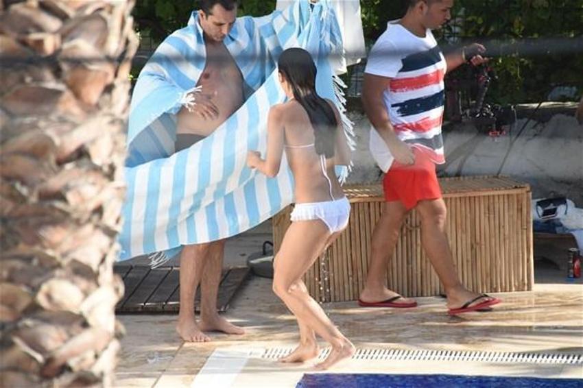 Rafet El Roman Azeri güzelle klip çekiminde