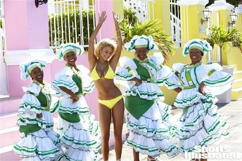 Rose Bertram'dan seksi pozlar