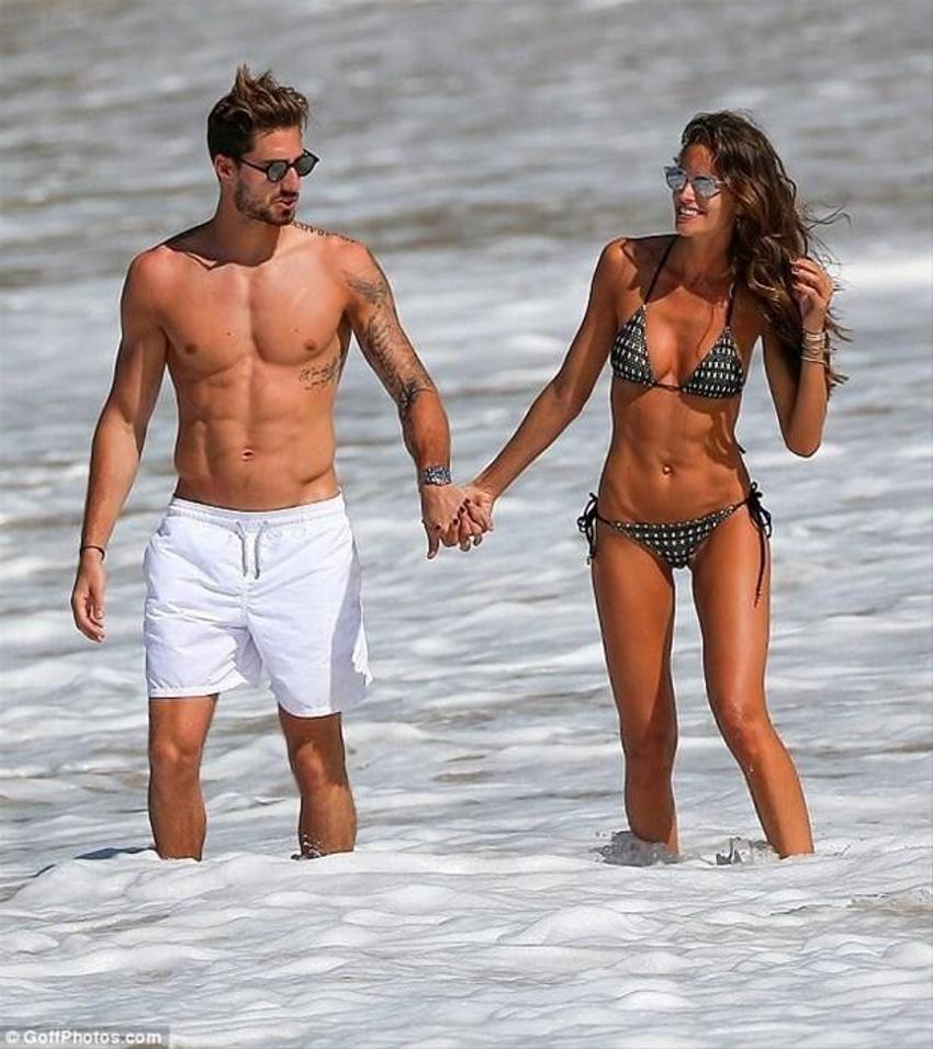 Kevin Trapp ve sevgilisi Izabel Goulart kış tatilinde
