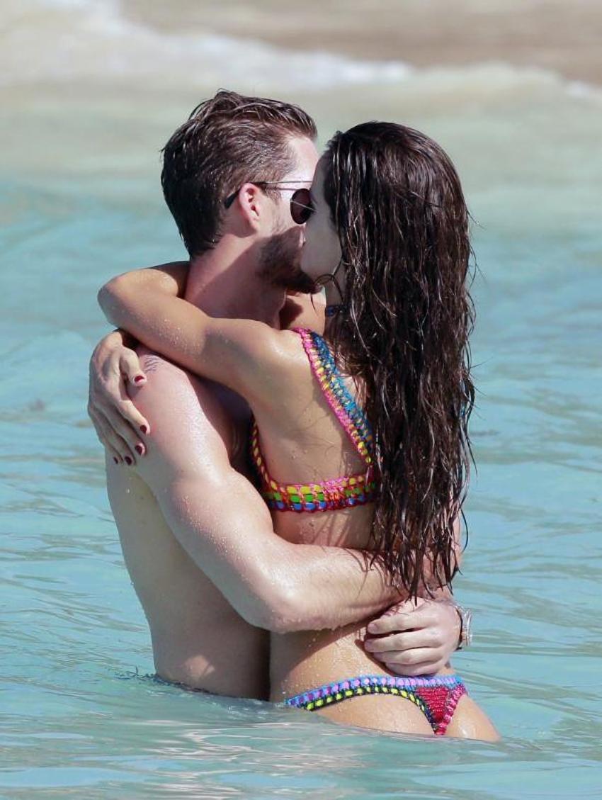 Kevin Trapp ve sevgilisi Izabel Goulart kış tatilinde