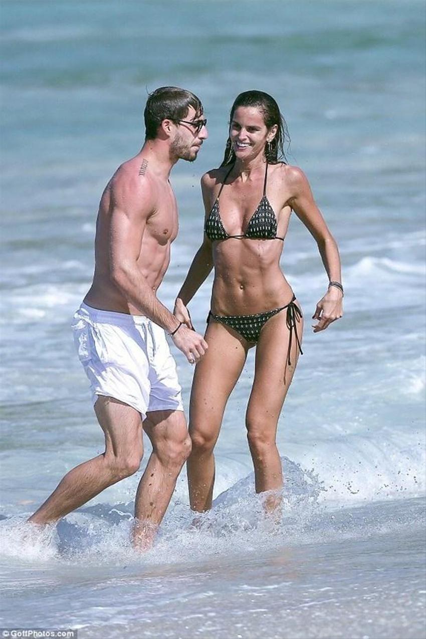 Kevin Trapp ve sevgilisi Izabel Goulart kış tatilinde