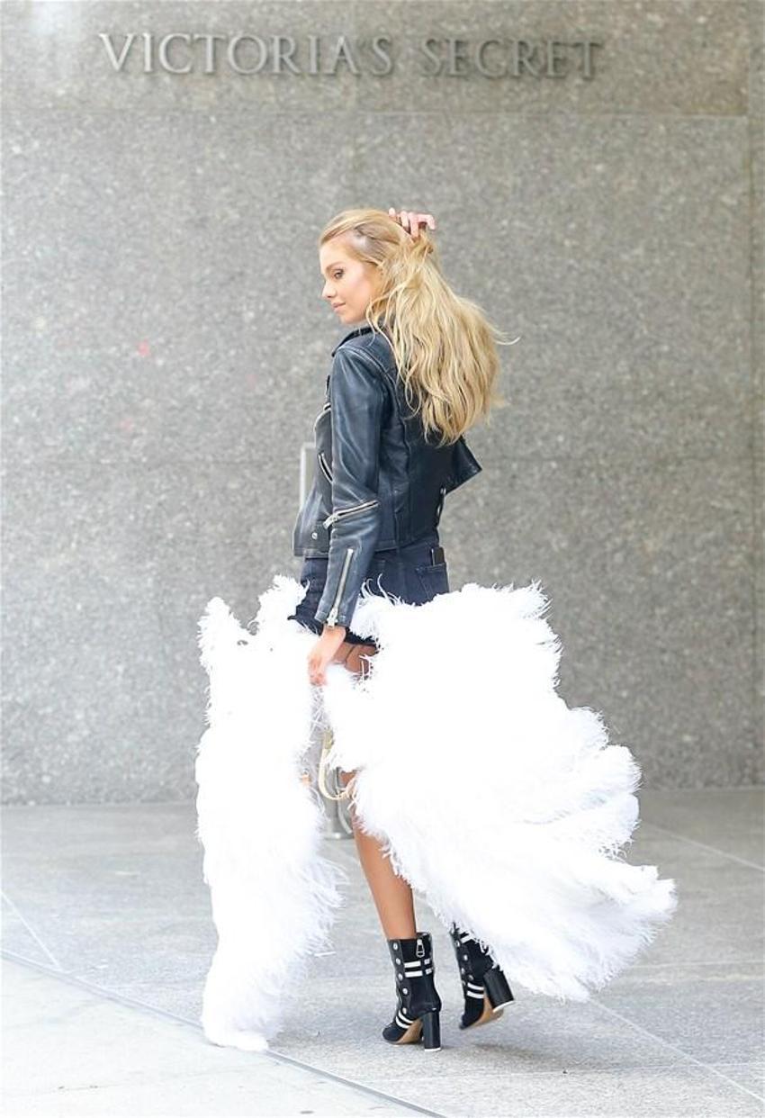 Stella Maxwell