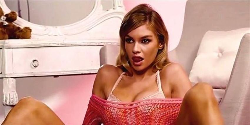 Stella Maxwell