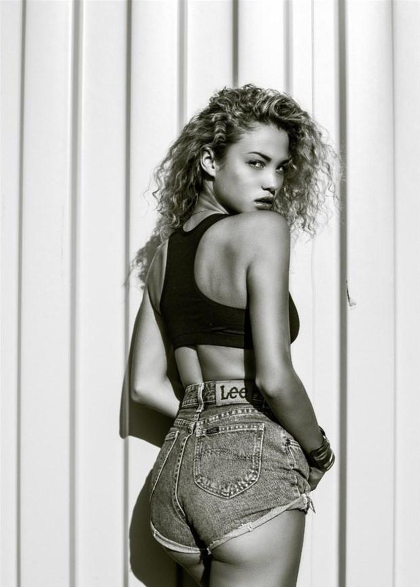 Rose Bertram Paris'i fethetti!