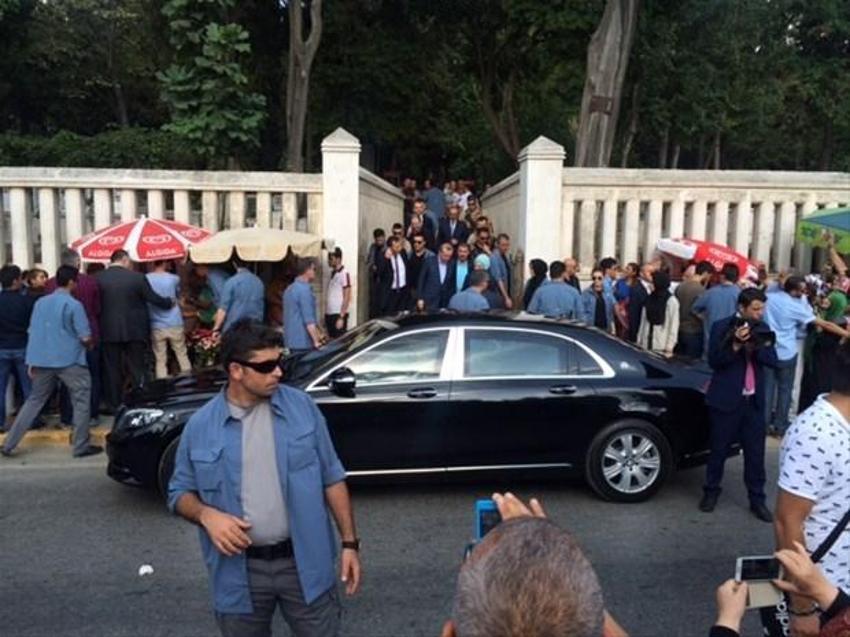 Cumhurbaşkanı Erdoğan'dan kabir ziyareti