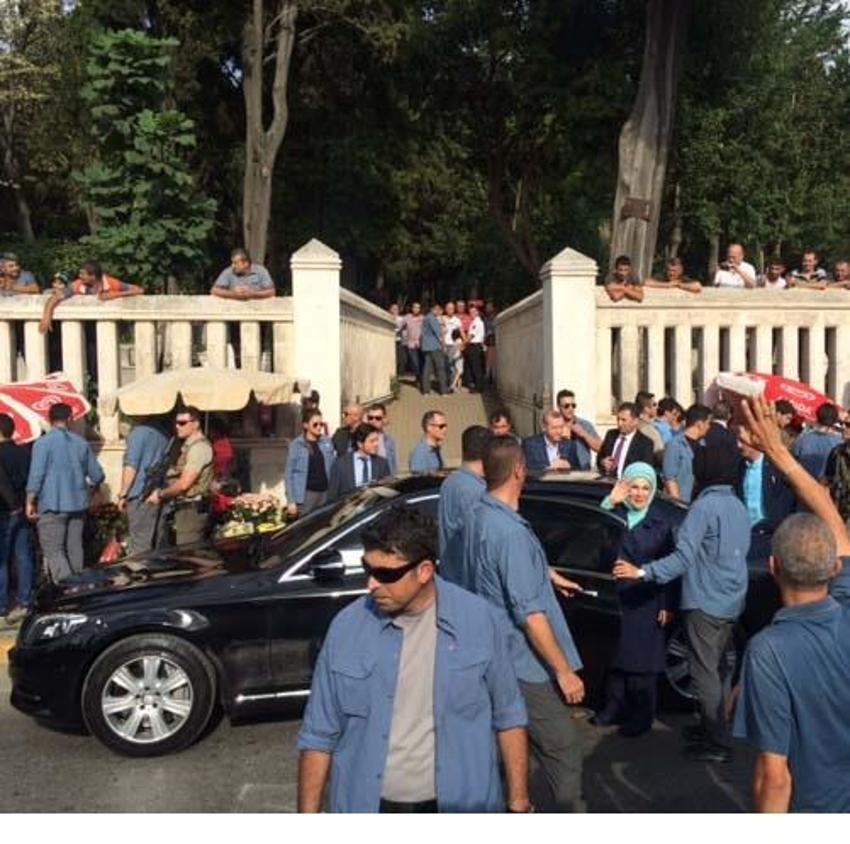 Cumhurbaşkanı Erdoğan'dan kabir ziyareti