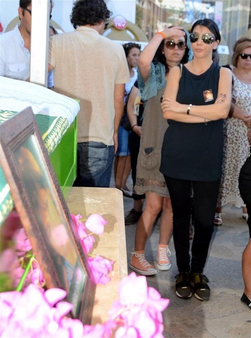Naşide Göktürk son yolculuğuna uğurlandı