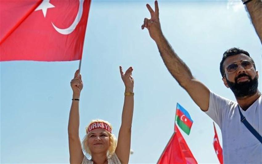 Milyonlar demokrasi için Yenikapı'nın yolunu tuttu