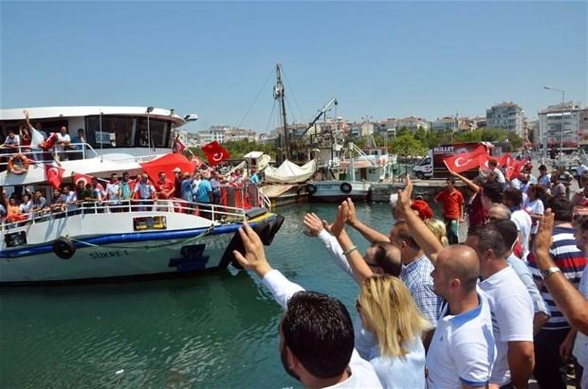 Milyonlar demokrasi için Yenikapı'nın yolunu tuttu