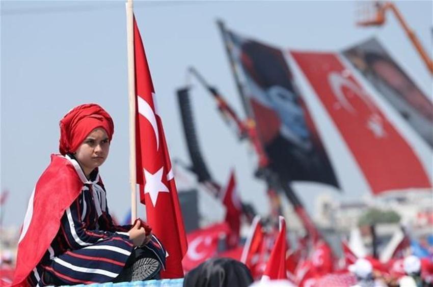 Milyonlar demokrasi için Yenikapı'nın yolunu tuttu