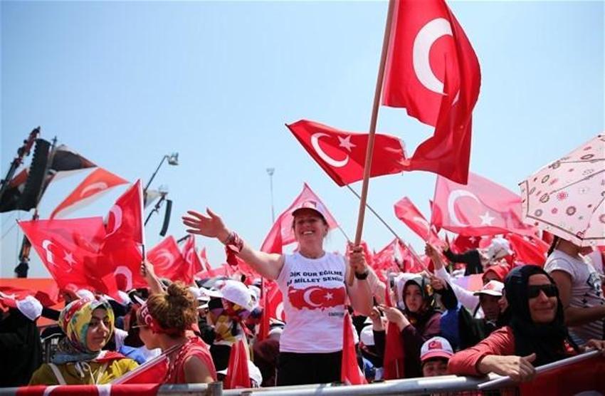 Milyonlar demokrasi için Yenikapı'nın yolunu tuttu