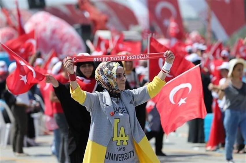 Milyonlar demokrasi için Yenikapı'nın yolunu tuttu