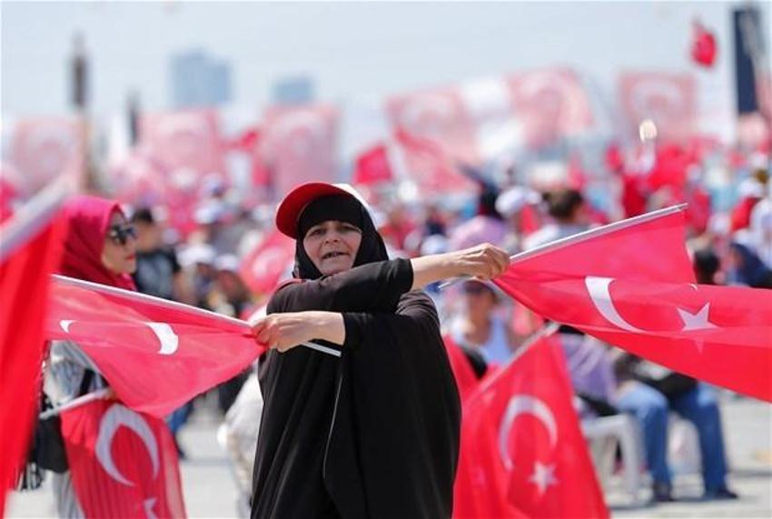 Milyonlar demokrasi için Yenikapı'nın yolunu tuttu