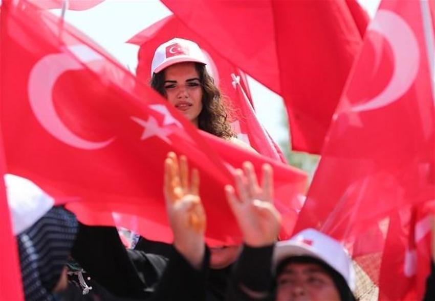 Milyonlar demokrasi için Yenikapı'nın yolunu tuttu