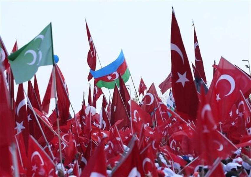 Milyonlar demokrasi için Yenikapı'nın yolunu tuttu