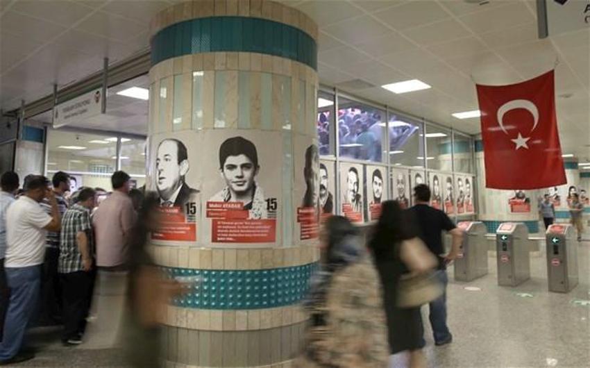 Milyonlar demokrasi için Yenikapı'nın yolunu tuttu